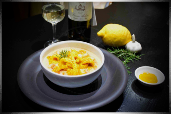 Vellutata di fagioli di Badalucco con seppia alla curcuma